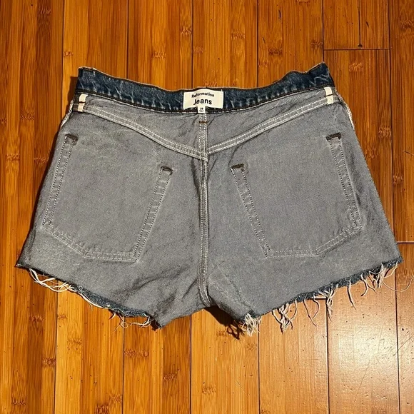 REFORMATION Charlie Cuffed High Rise Jean Shorts Size 29 - Picture 10 of 16